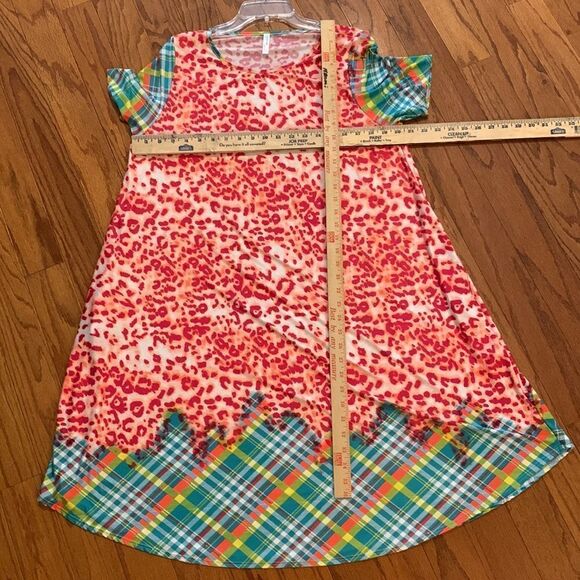 American Curvy Size 1X dress in bright & vibrant colors - Picture 6 of 6